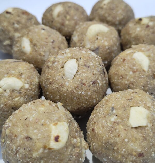Methi Gond ladoo मेथी डिंक लाडू (A2 Desi Gir Cow ghee)