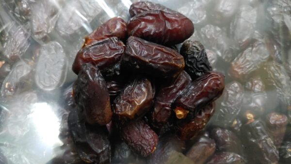 Dates : Mazafati dates - मझांफती खजूर